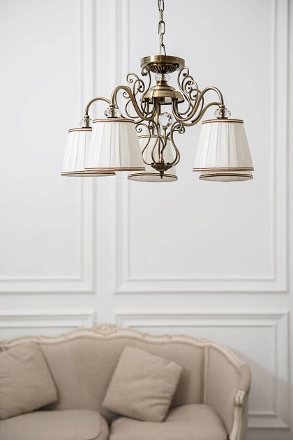 Потолочная люстра Maytoni Vintage ARM420-05-R Фото № 6